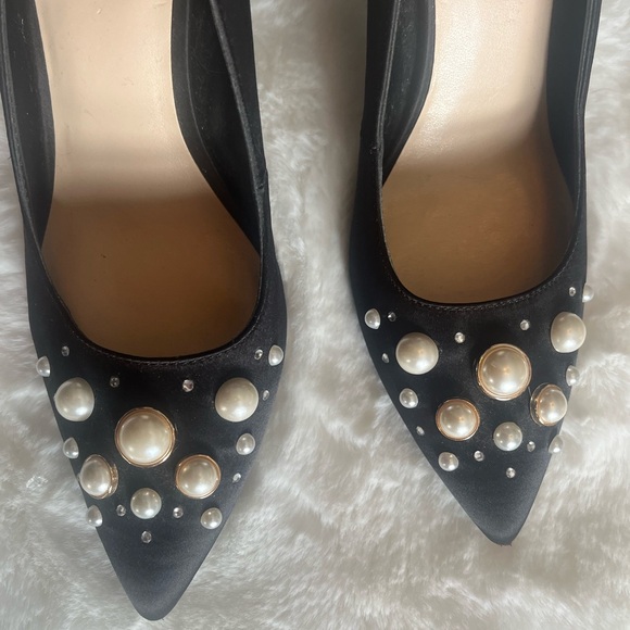 Shoes - Picture 3 of 6